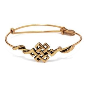 Endless Knot Wrap